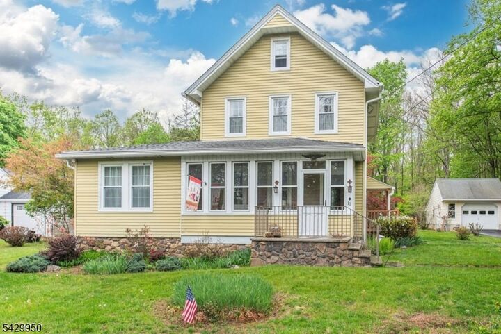 Property Photo:  11 Oak Rd  NJ 07005 
