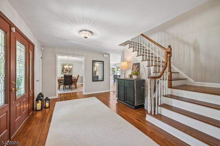 Property Photo:  6 Windsor Ct  NJ 08801 
