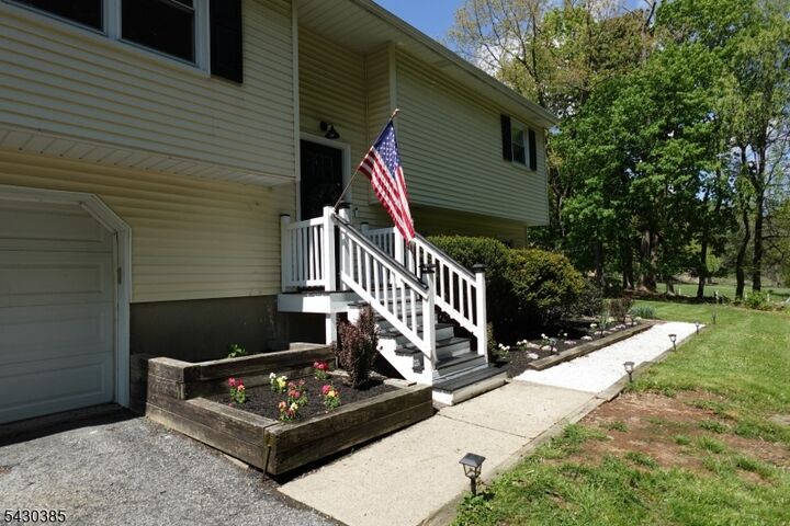 Property Photo:  400 North Rd  NJ 07830 