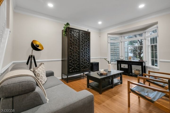 Property Photo:  10 Hancock Ct  NJ 07920 