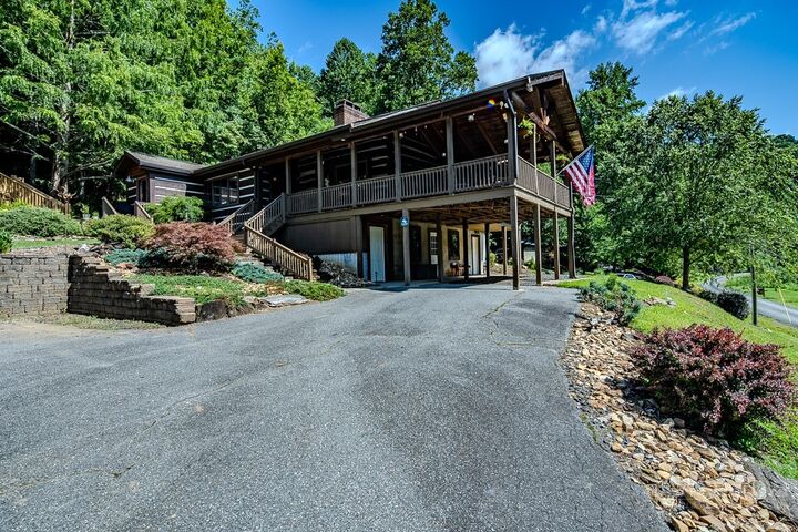 Property Photo:  1059 Mouth Of Silas Creek Road  NC 28643 