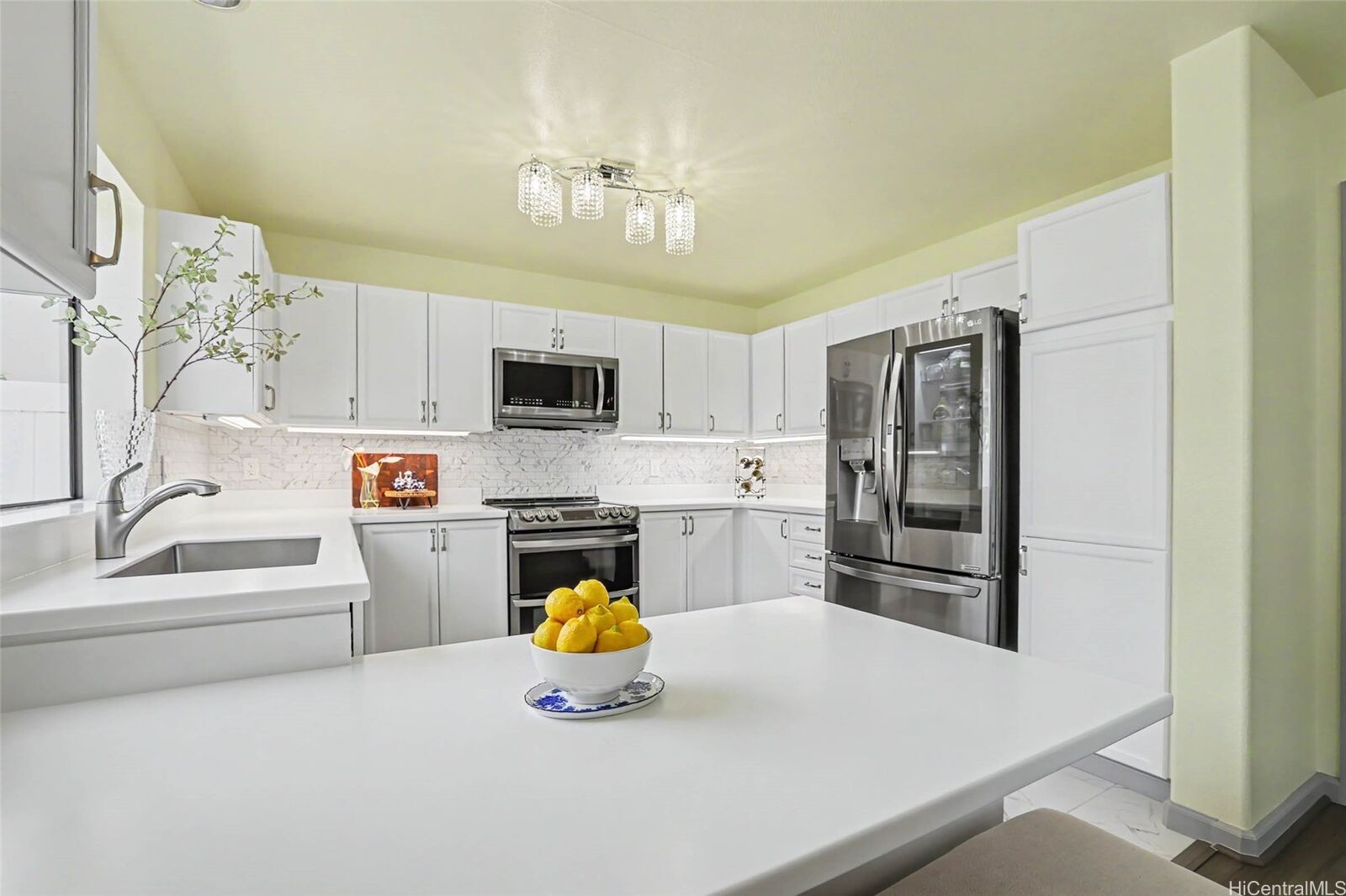 Property Photo: 95-1018 Kahakiki Street HI 96789