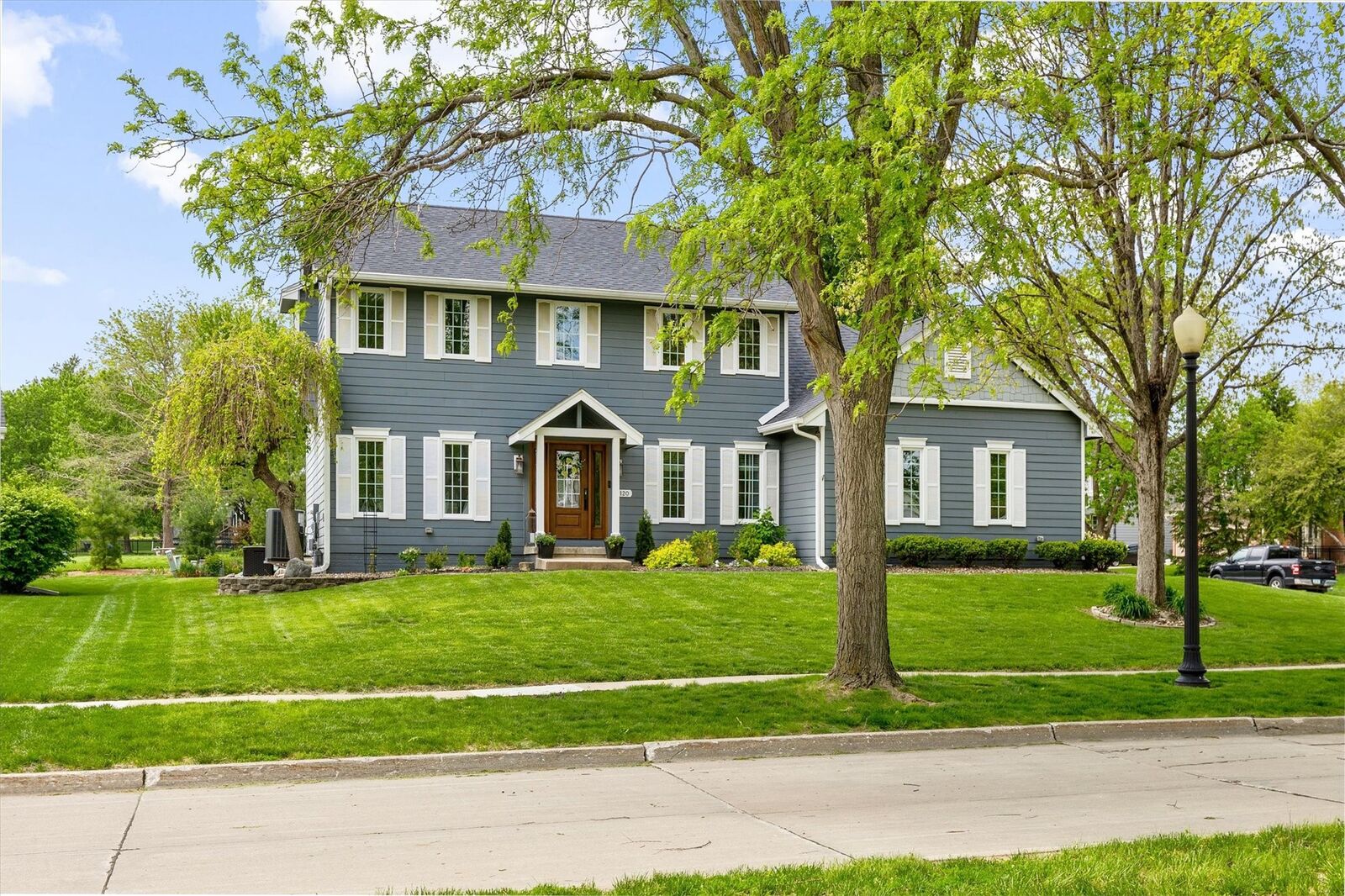 Property Photo:  8120 Wellington Boulevard  IA 50131 