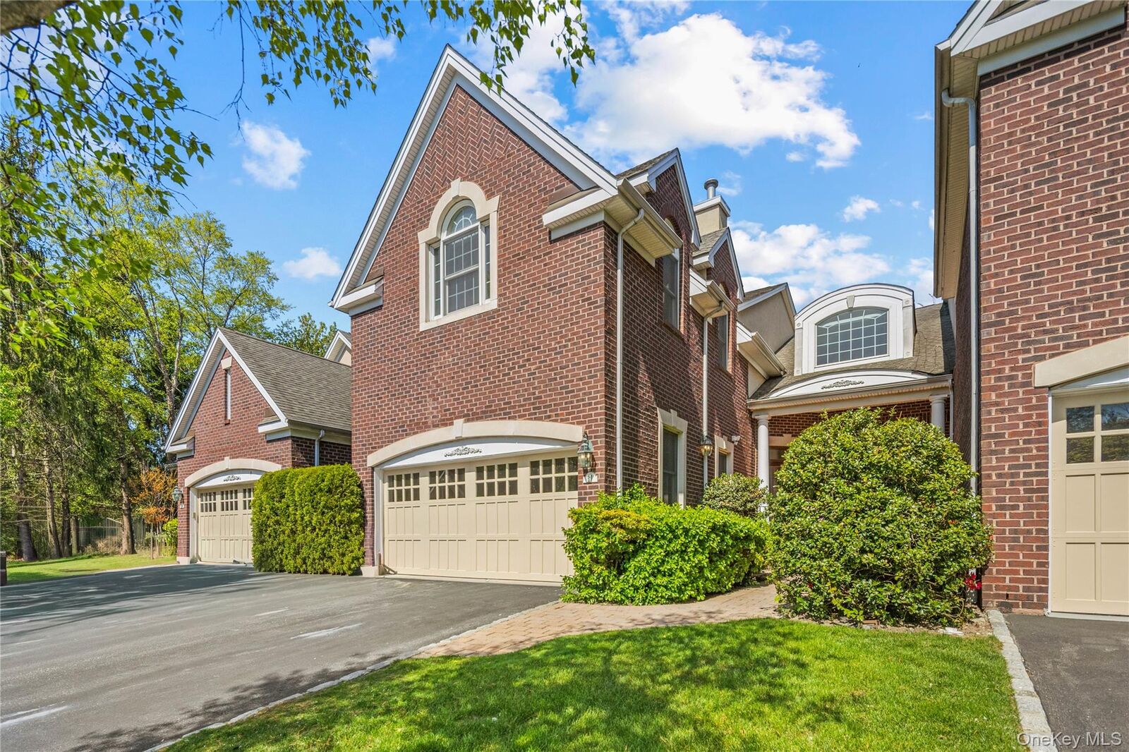 Property Photo:  11 Belvedere Court  NY 11030 