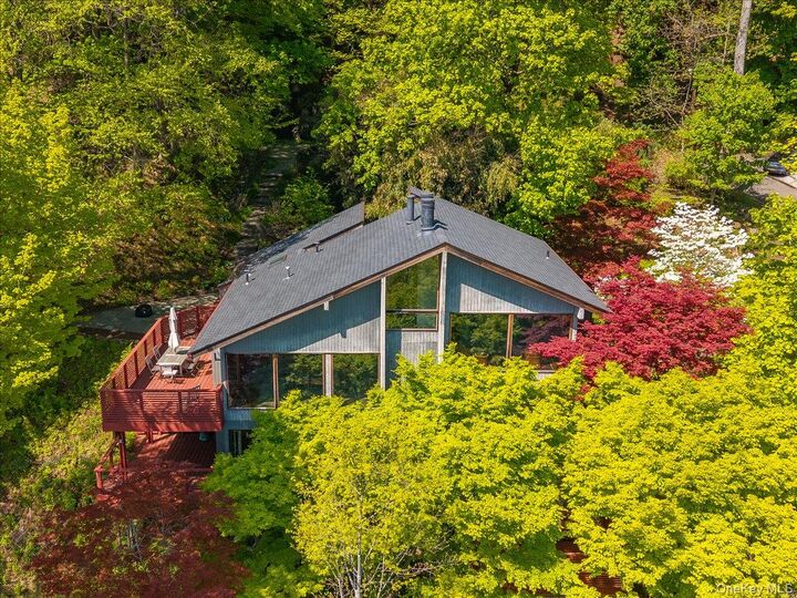 Property Photo:  181 River Road  NY 10960 