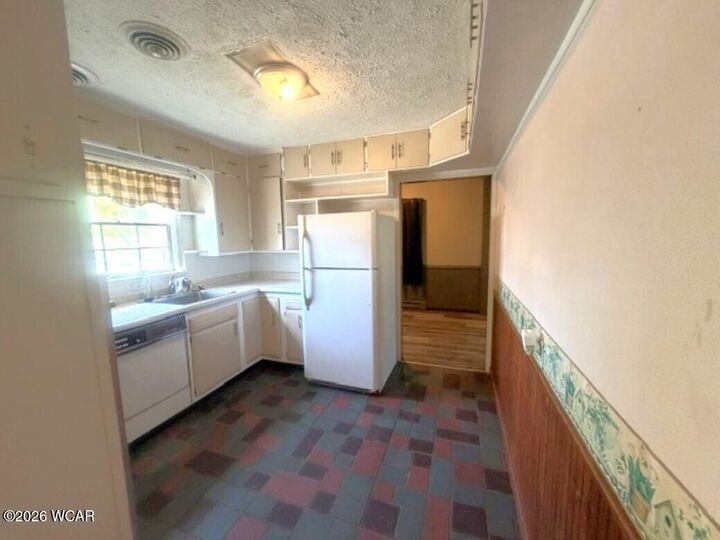 Property Photo: 24 Broadway Street OH 43326