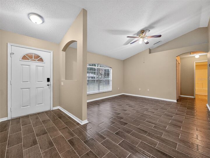 Property Photo: 835 Lancaster Avenue FL 32763