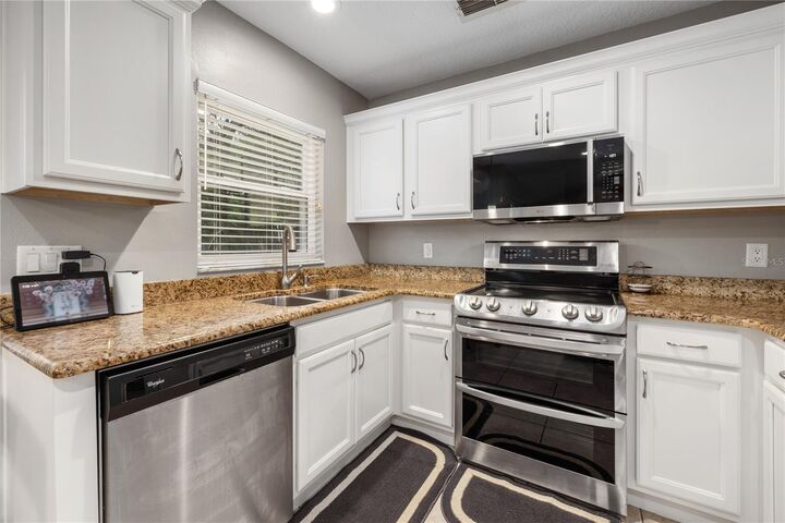 Property Photo:  1154 Deer Lake Circle  FL 32712 