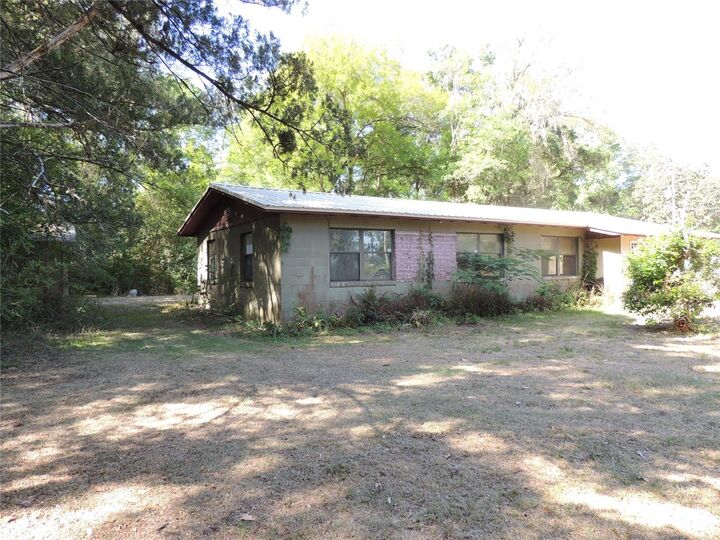 Property Photo:  15427 W Newberry Road  FL 32669 