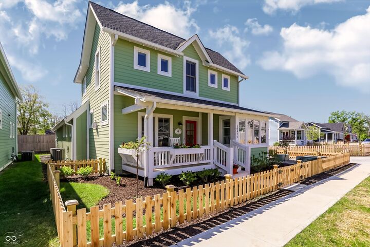 Property Photo:  10472 Lower Garden Way  IN 46077 