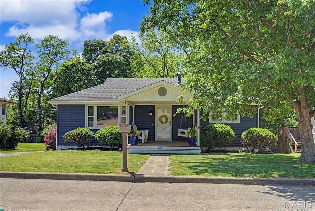 Property Photo:  1725 Stoddard Street  MO 63701 