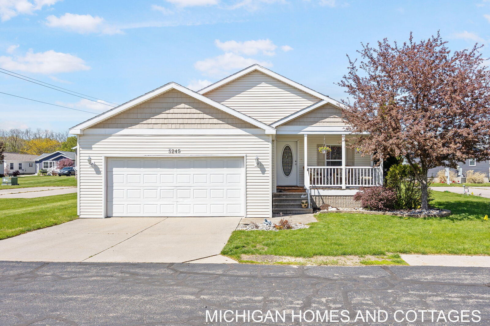 Property Photo:  5245 W Scenic Turn Lane  MI 49423 