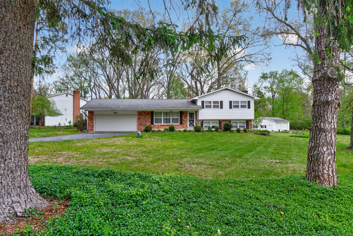 Property Photo: 4721 Pin Oak Trail MI 49201