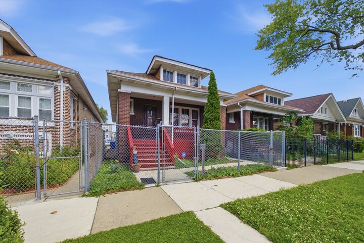 Property Photo:  6325 S Francisco Avenue  IL 60629 