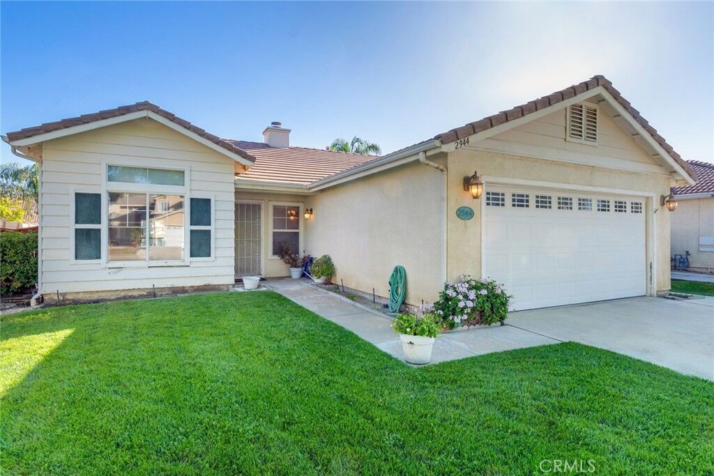 Property Photo:  2944 Hampton Avenue  CA 92545 