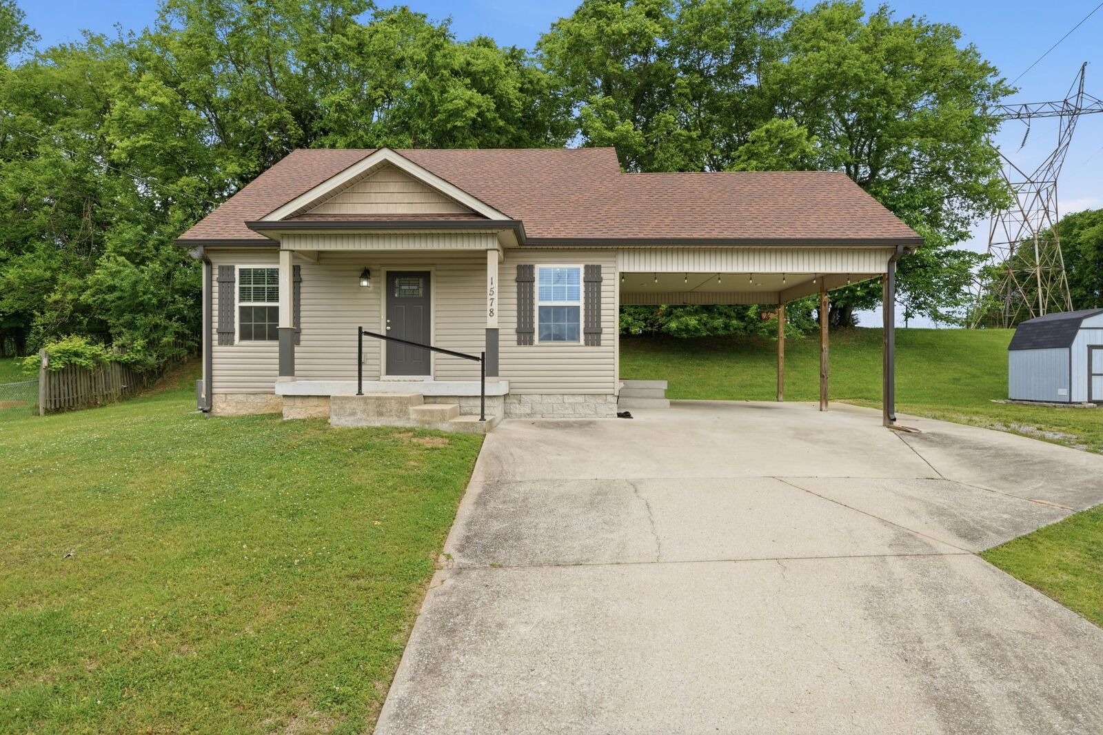 Property Photo:  1578 Barrett Dr  TN 37043 