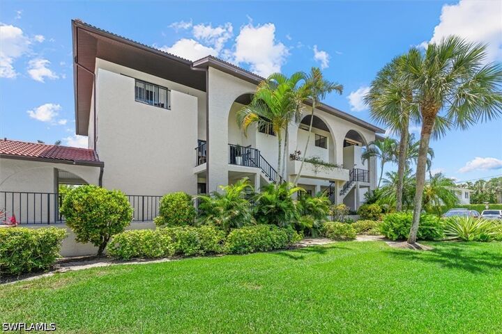 Property Photo:  1400 Blue Point Avenue 104  FL 34102 