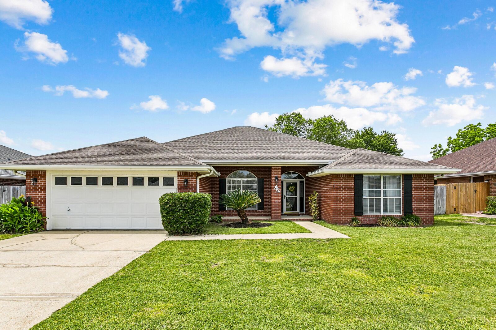 Property Photo:  2298 Heritage Circle  FL 32566 