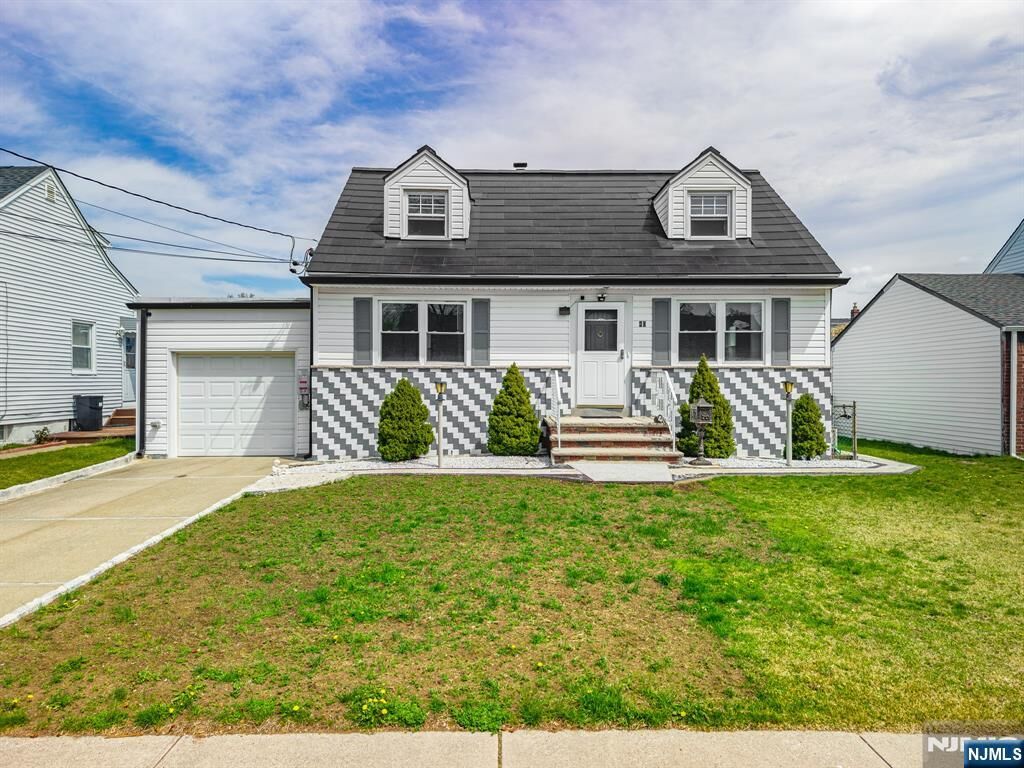 Property Photo:  40 South Drive  NJ 07662 