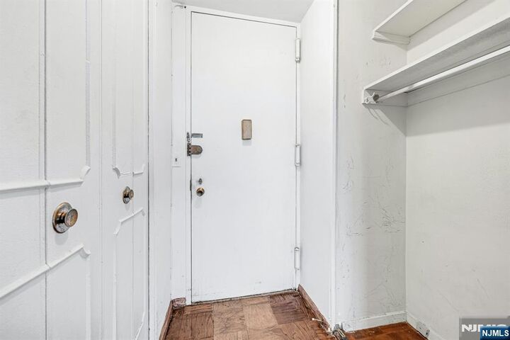 Property Photo:  2077 Center Avenue 20C  NJ 07024 