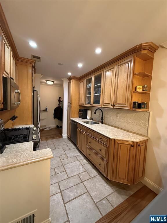 Property Photo:  155 Indian Hollow Court 155  NJ 07430 