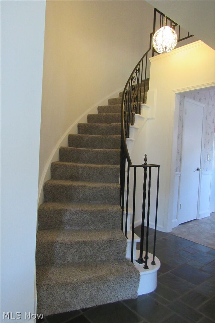 Property Photo:  7 Meadowlawn Drive 19  OH 44060 