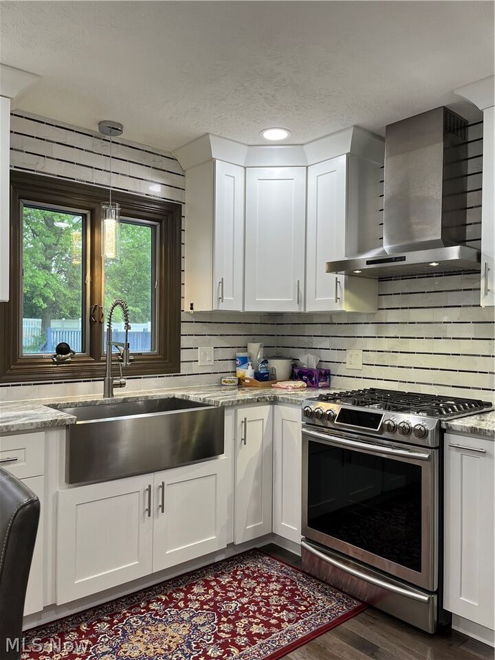 Property Photo:  2960 Richmond Road  OH 44122 