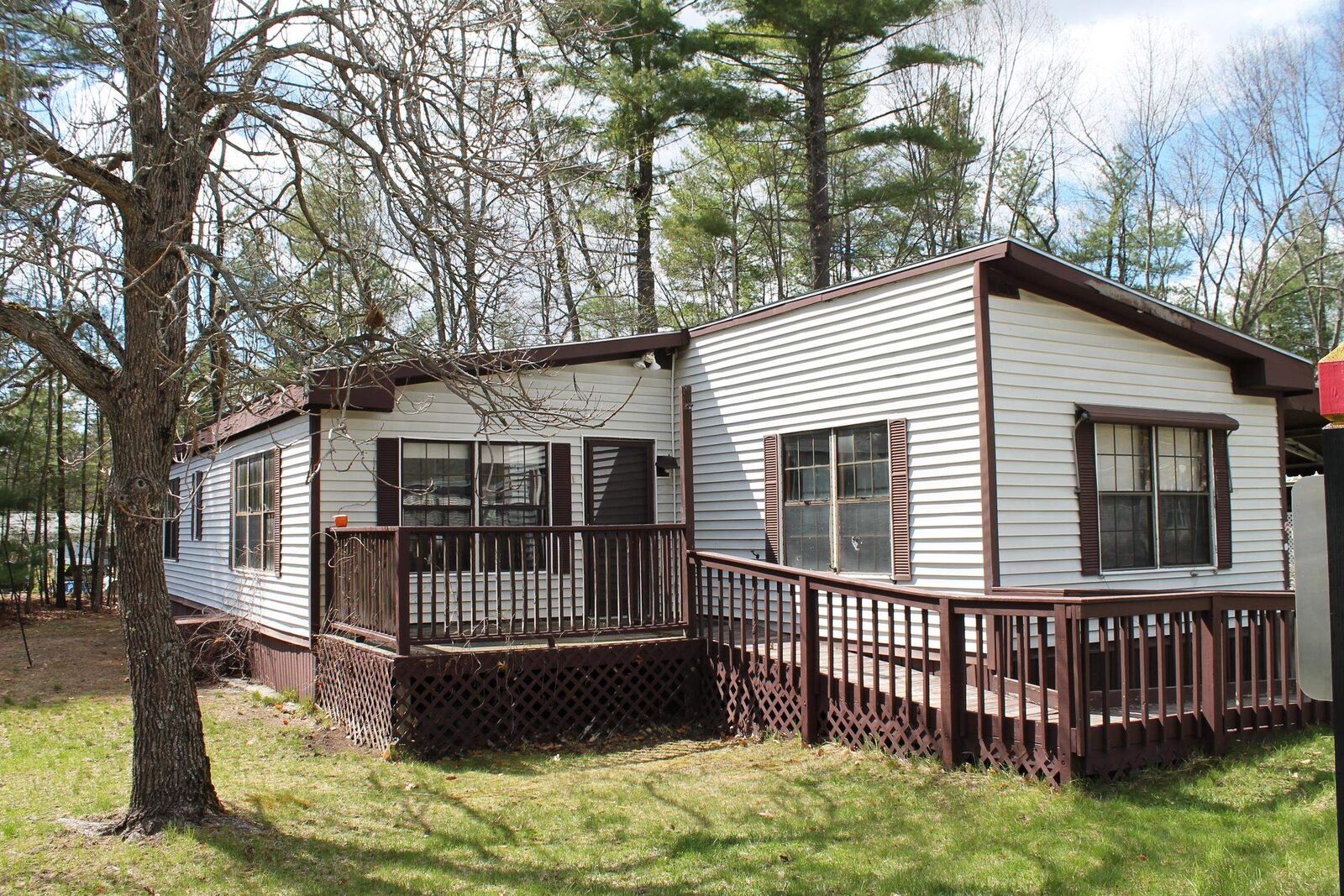 Property Photo:  106 Donald Drive  NH 03045 