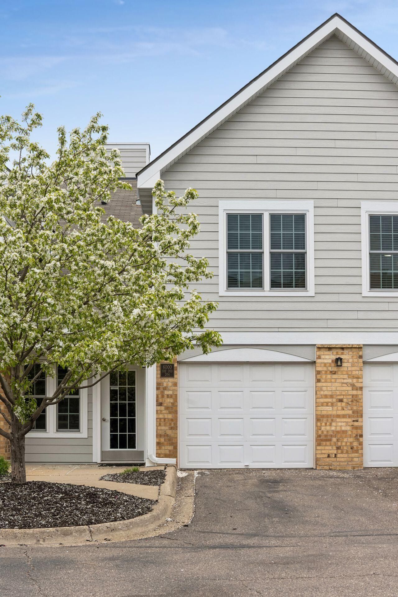 Property Photo:  6000 Chasewood Parkway 204  MN 55343 