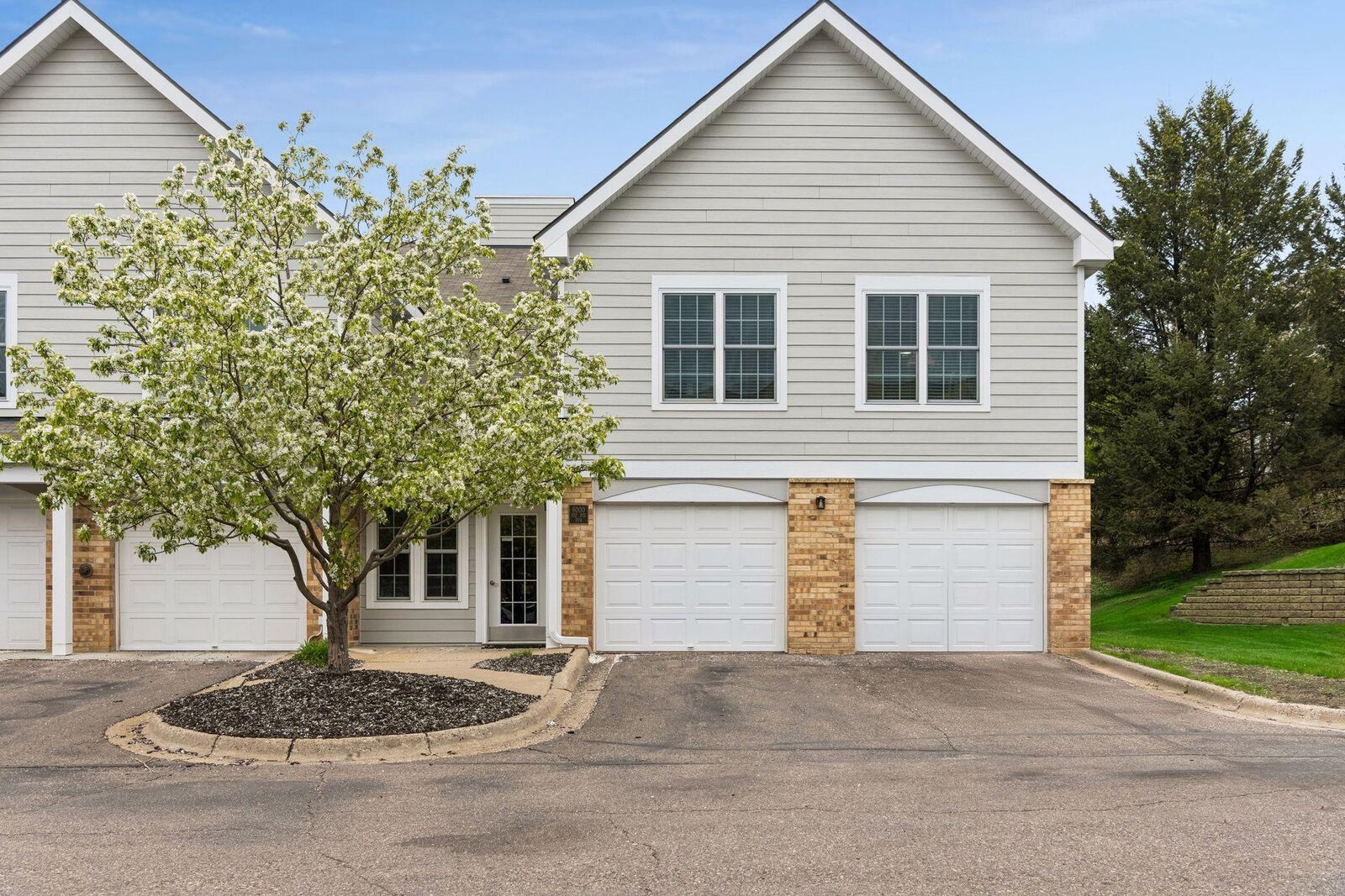 Property Photo: 6000 Chasewood Parkway 204 MN 55343