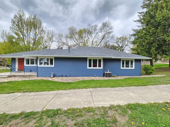 Property Photo:  1301 Circle Avenue  MN 56007 