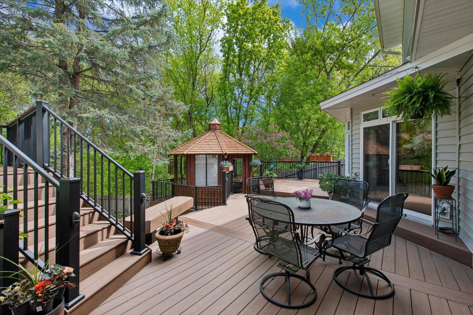 Property Photo: 412 E 135th Street MN 55337