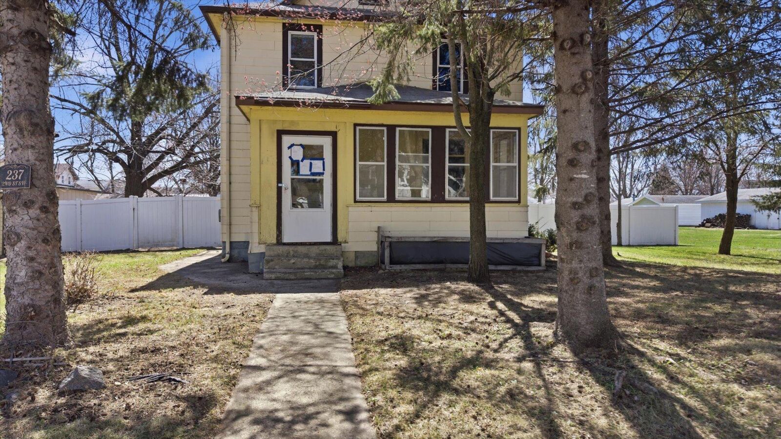 Property Photo:  237 2nd Street SW  MN 56368 