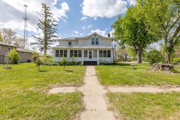 Property Photo:  407 Walnut Street  IA 51052 