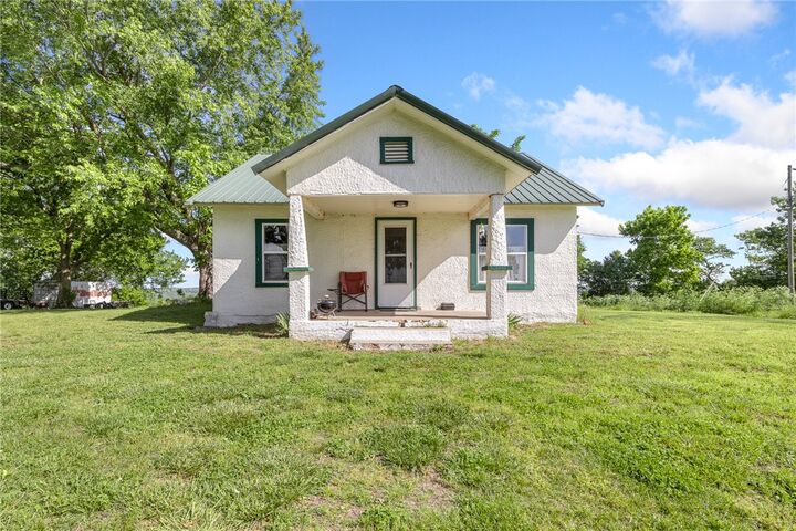 Property Photo:  706 County Road 650  AR 72638 
