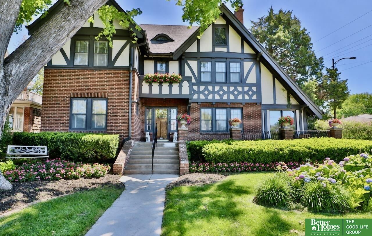 Property Photo:  101 N 54 Street  NE 68132 
