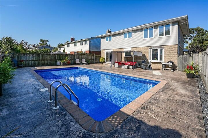 Property Photo:  3 Fairington Crescent  ON L2N 5W2 