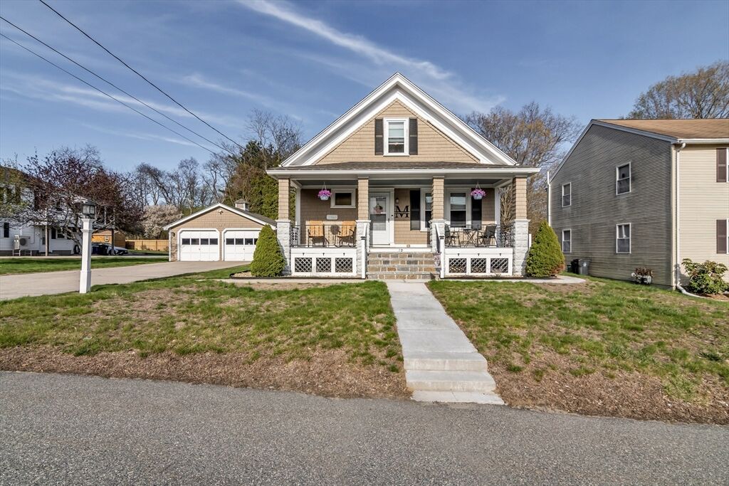 Property Photo:  19 Forest St  MA 01832 