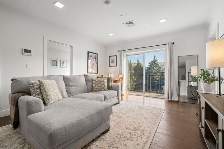 Property Photo:  320 Maverick Street 303  MA 02128 
