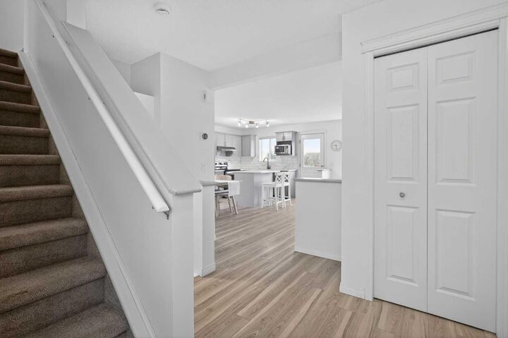 Property Photo:  8050 Cougar Ridge Avenue SW  AB T3H 5S5 