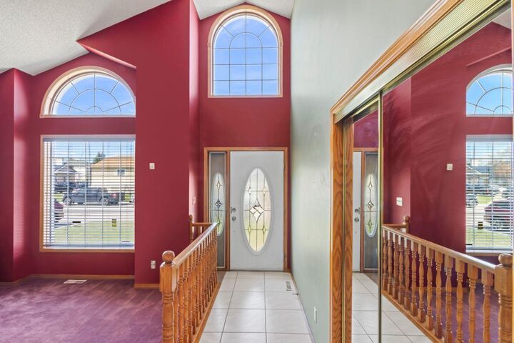 Property Photo:  87 Applefield Close SE  AB T2A 7R1 