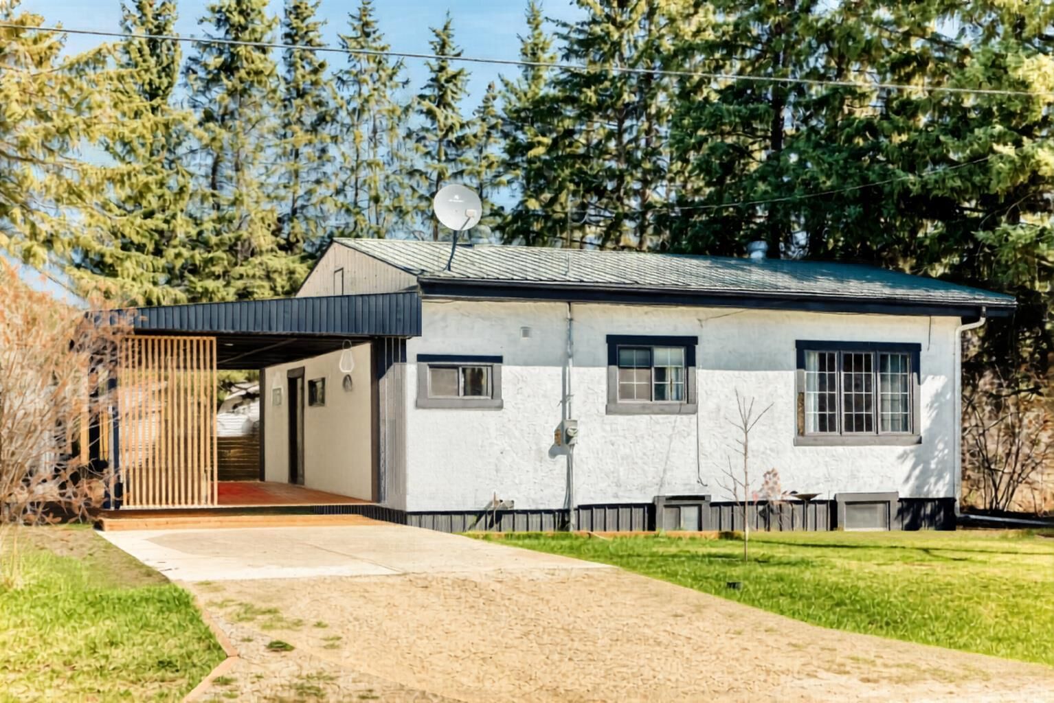 Property Photo:  2026 9 Avenue  AB T0M 1V0 
