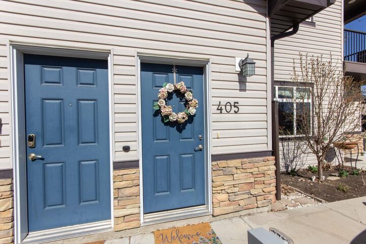 Property Photo:  639 Oak Street 405  AB T4S 0E5 