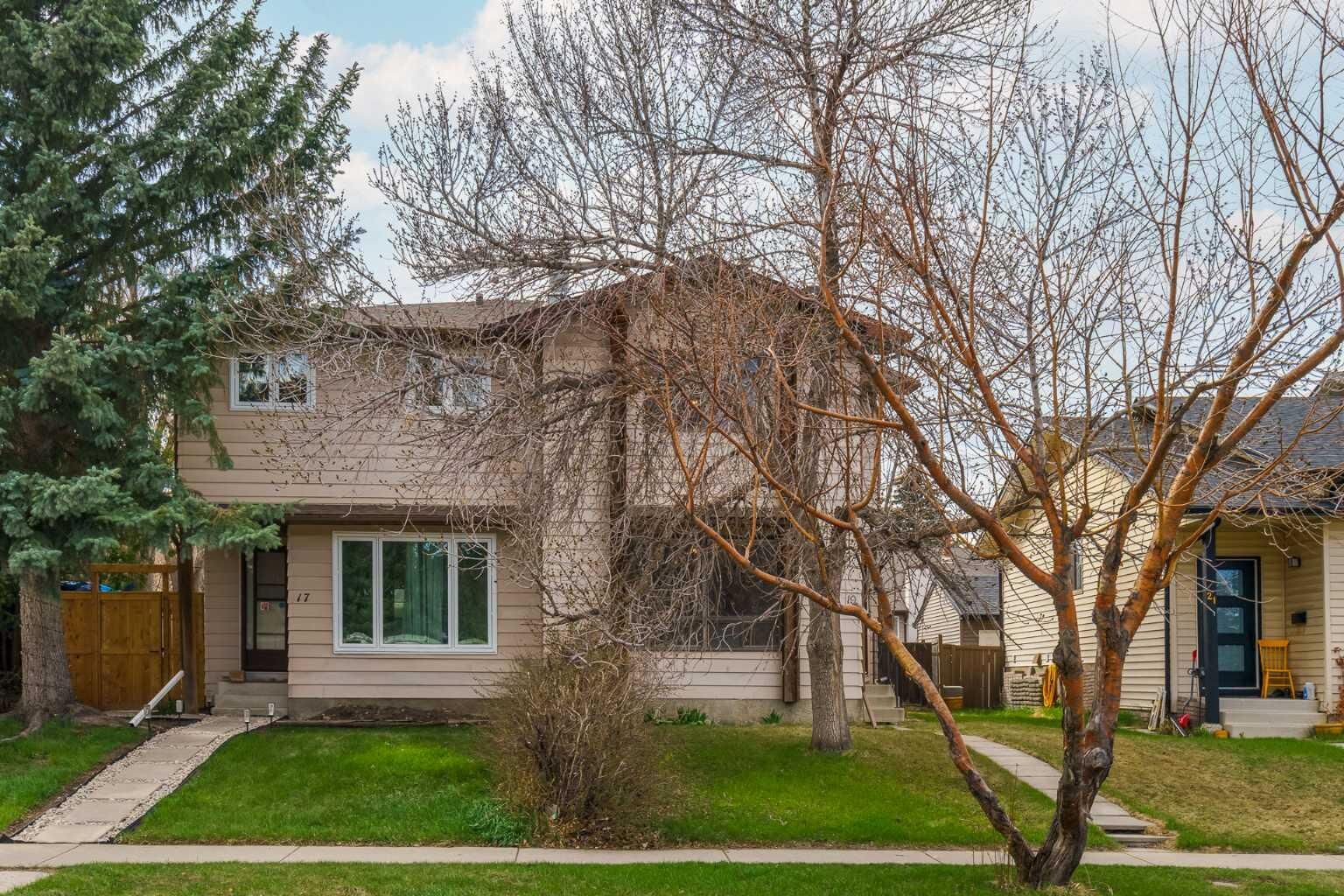 Property Photo:  19 Bernard Drive NW  AB T3K 2B4 