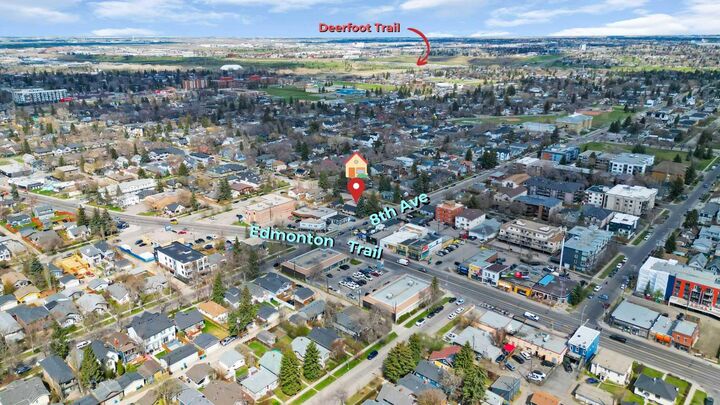 Property Photo:  426 8 Avenue NE  AB T2E 0R2 