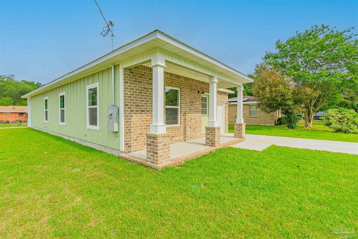 Property Photo:  7111 McAdam Ct  FL 32504 