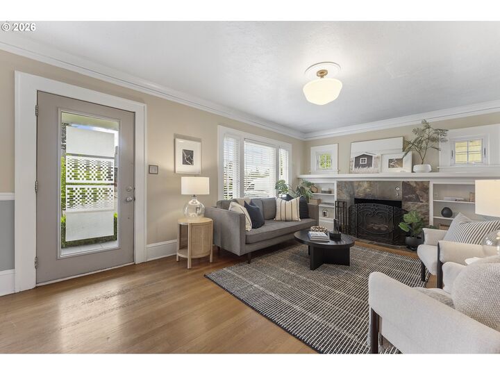 Property Photo:  3527 NE 71st Ave  OR 97213 