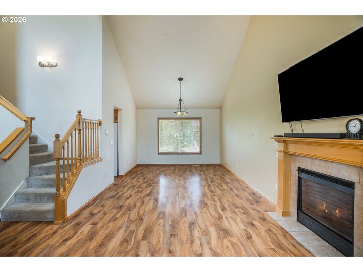 Property Photo:  239 Blue Jay Loop  OR 97426 