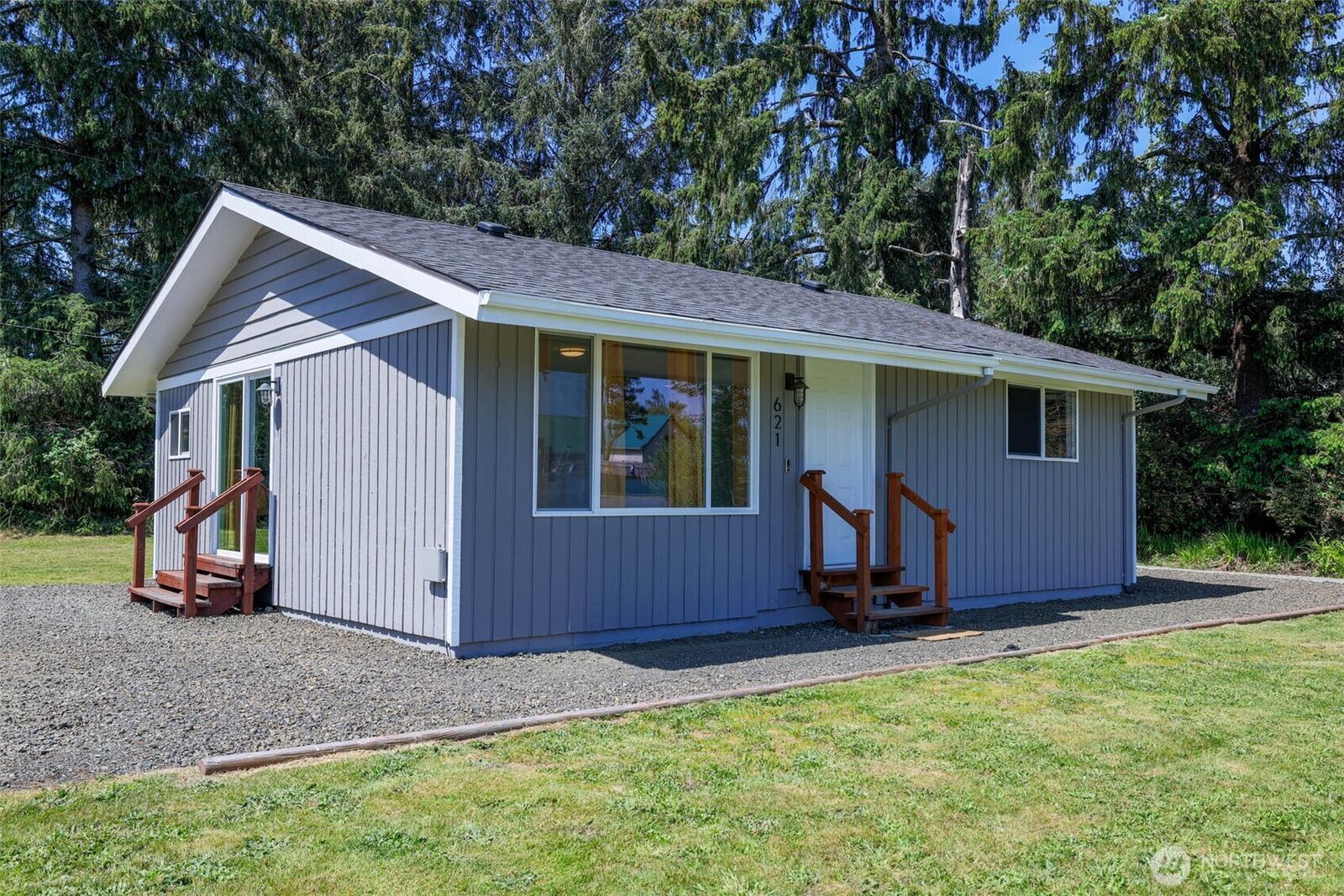 Property Photo: 621 N Broadway WA 98595