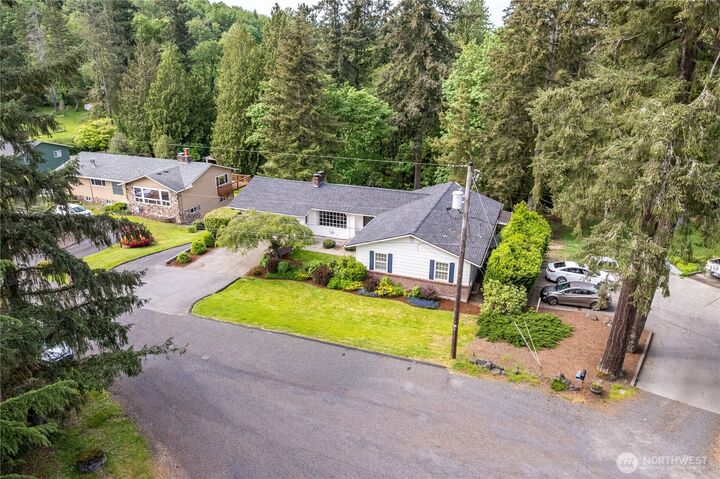 Property Photo: 303 E Cedar Lane WA 98632